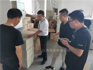 江西南昌客戶考察 500Y陶瓷規(guī)整波紋填料 后當(dāng)場(chǎng)簽定248立方合作合同